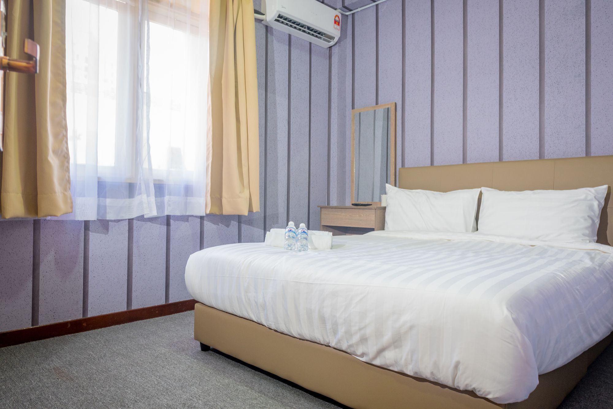 Spot On 89645 Ong'S Court Hotel George Town Exterior foto