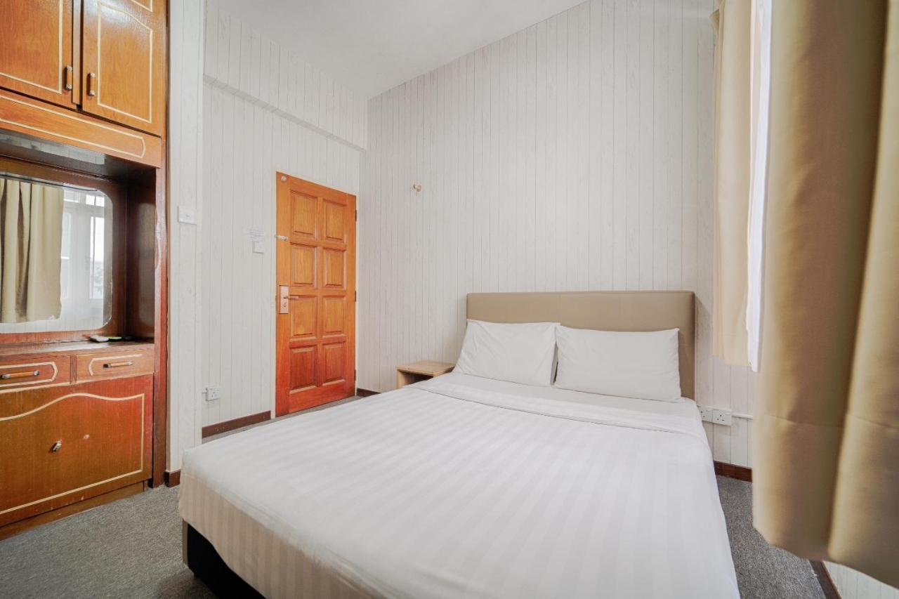 Spot On 89645 Ong'S Court Hotel George Town Exterior foto